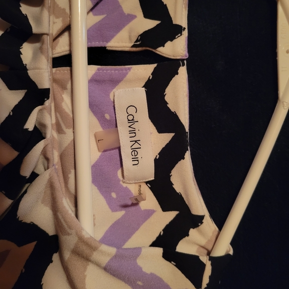 Calvin Klien Sleeveless Top - Picture 4 of 4